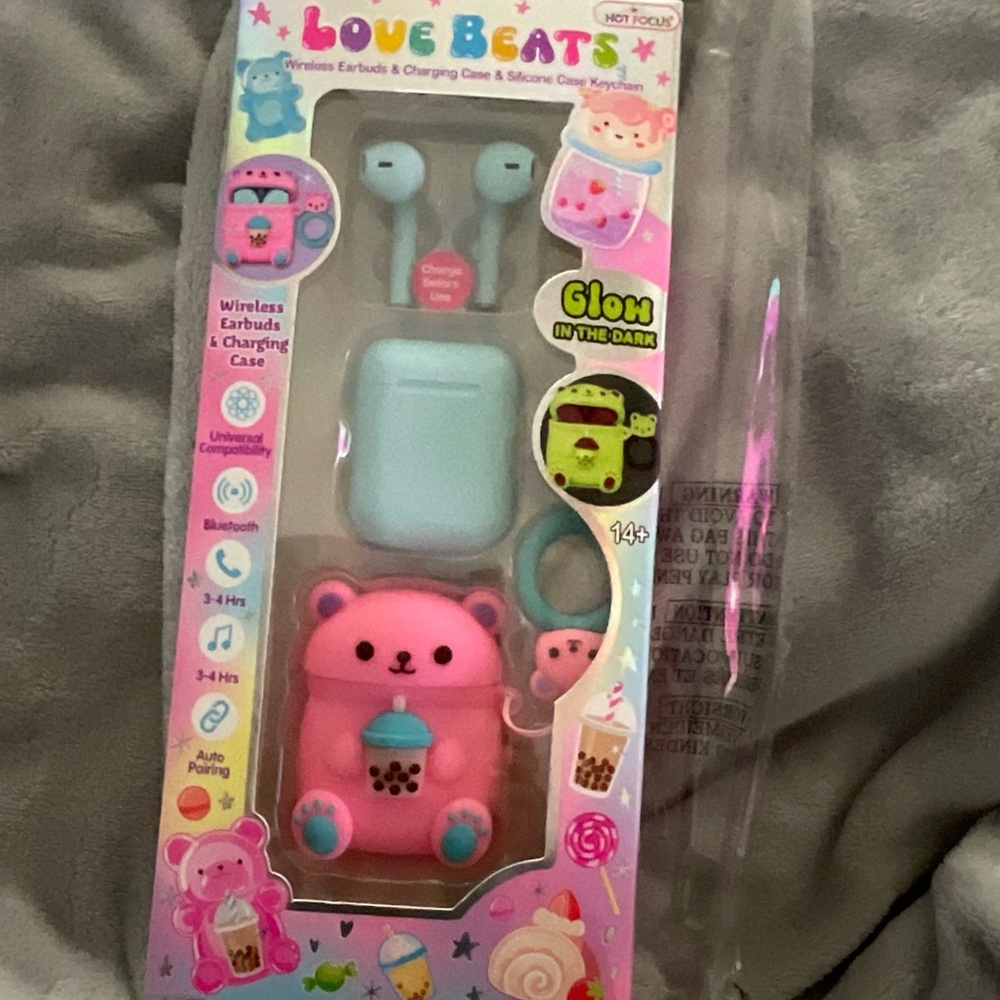 Love Beats Wireless Earbuds with Pink Bear Case